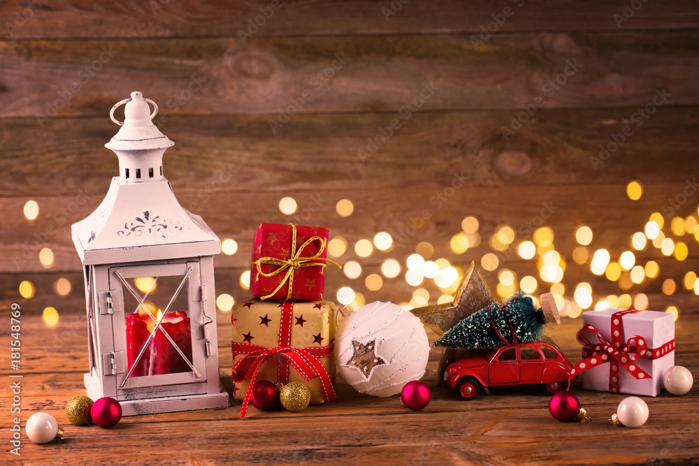 Fotografia Christmas Decoration With Lantern And Gift Boxes 3 Fotografia Christmas Decoration With Lantern And Gift Boxes