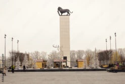 Fotografia Bratislava Christmas At Center, Lion Statue