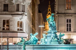Fotografia Donnerbrunnen Fountain In Vienna In Christmas Time