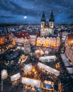 Fotografia Old Town Square In Prague At Christmas Night