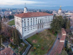 Fotografia Udine Castle With Christmas Decorations