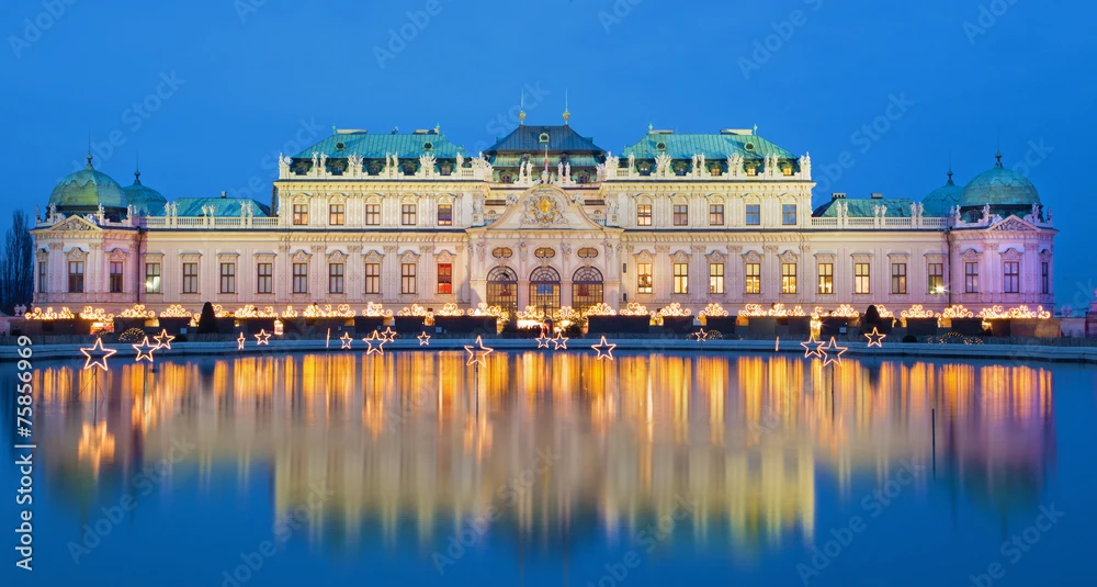 Fotografia Vienna - Belvedere Palace At The Christmas Market In Dusk 3 Fotografia Vienna - Belvedere Palace At The Christmas Market In Dusk