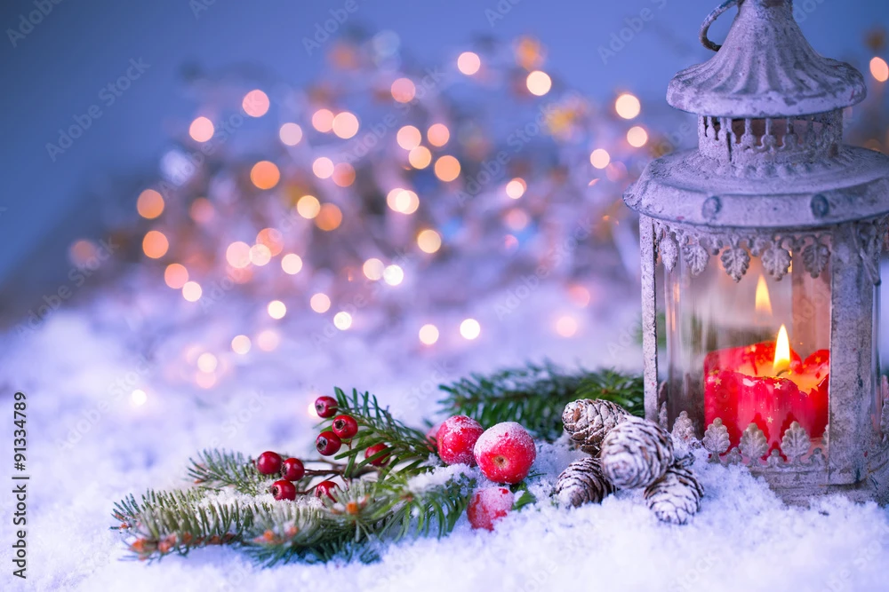 Fotografia Christmas Background - Lantern With Decorated Fir Branch In Cold Snowy Winter N 3 Fotografia Christmas Background - Lantern With Decorated Fir Branch In Cold Snowy Winter N